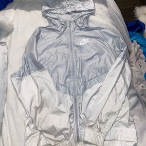 XLarge woman’s Nike WindBreaker